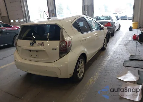 2013 Toyota Prius C Four из США, поврежденный, VIN JTDKDTB34D1538013